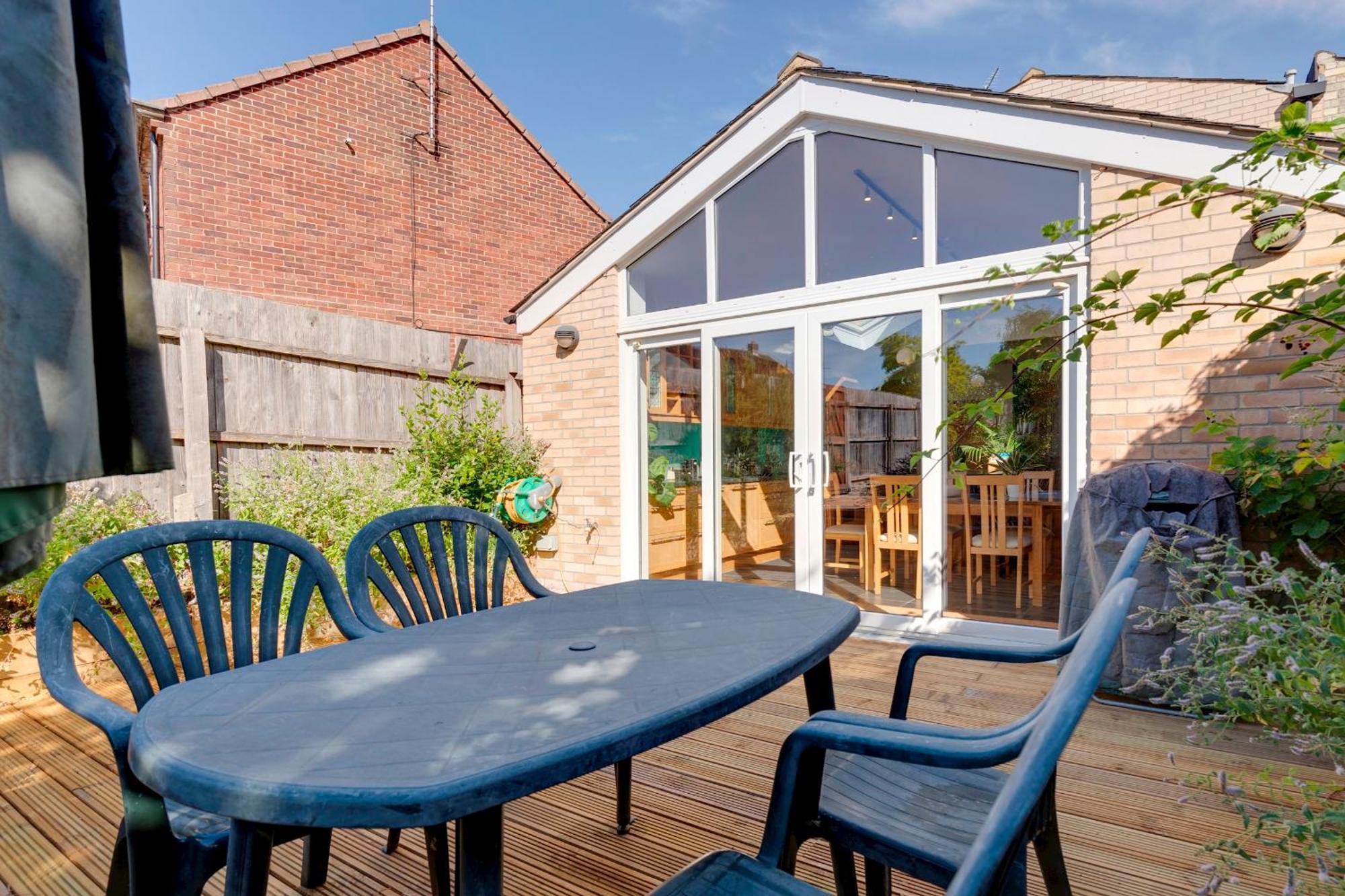 Holiday home Stunning 3 Bed Terrace Close To Station Pass The Keys