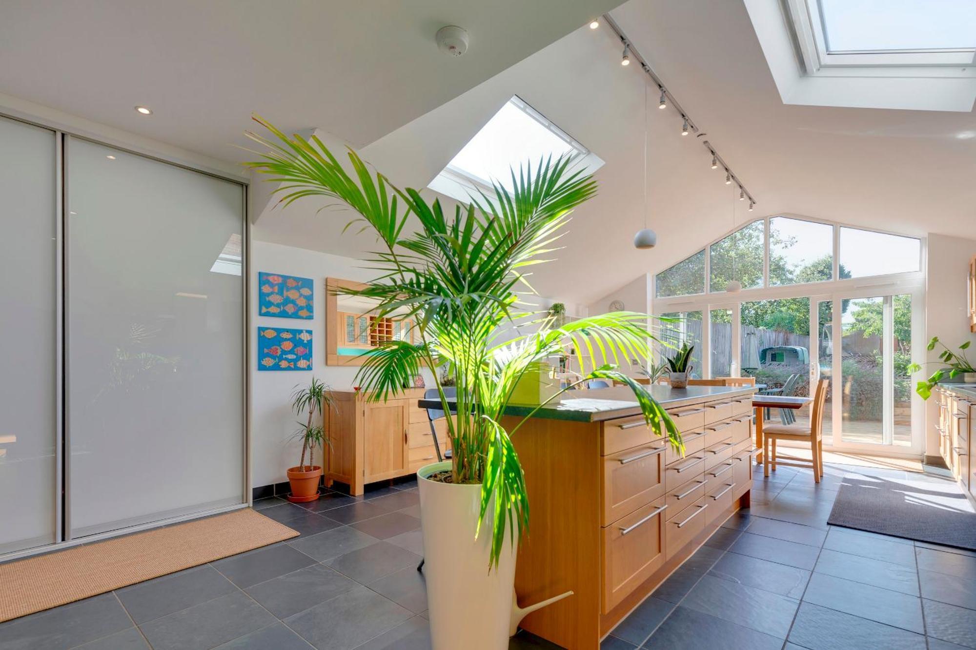 Holiday home Stunning 3 Bed Terrace Close To Station Pass The Keys *