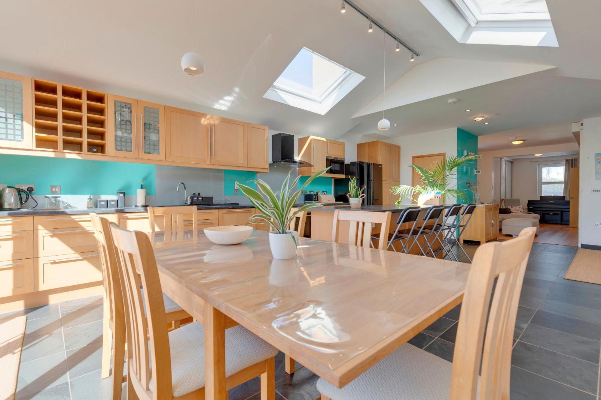 Holiday home Stunning 3 Bed Terrace Close To Station Pass The Keys *