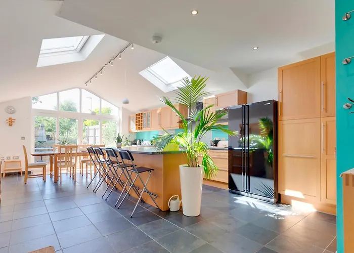 Stunning 3 Bed Terrace Close To Cambridge Station Pass The Keys